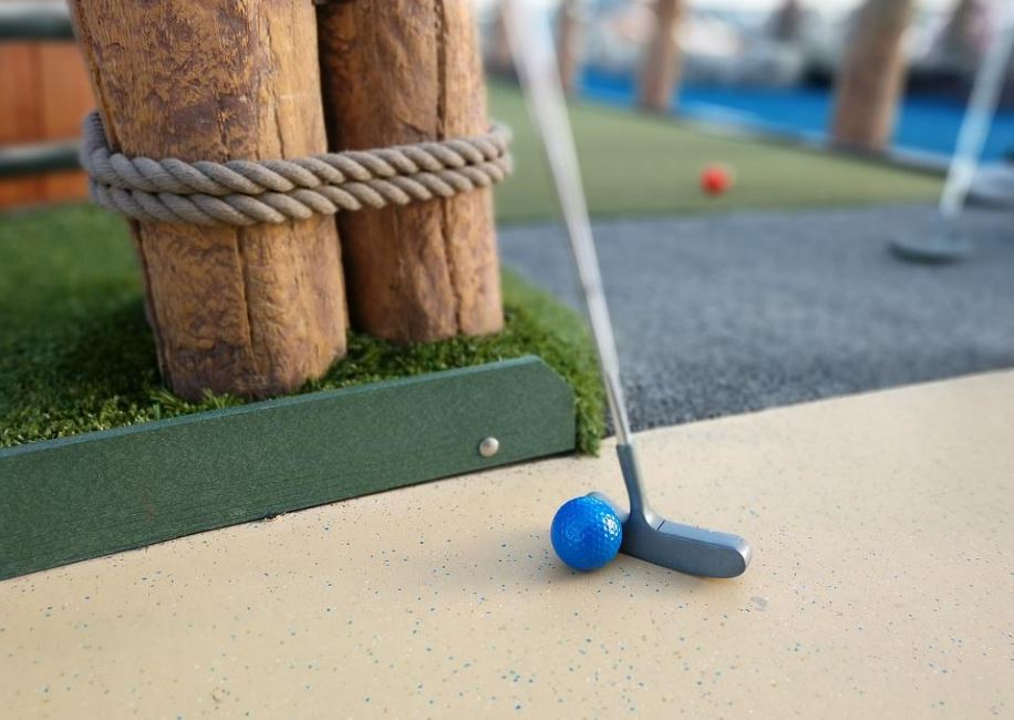 mini-golf game